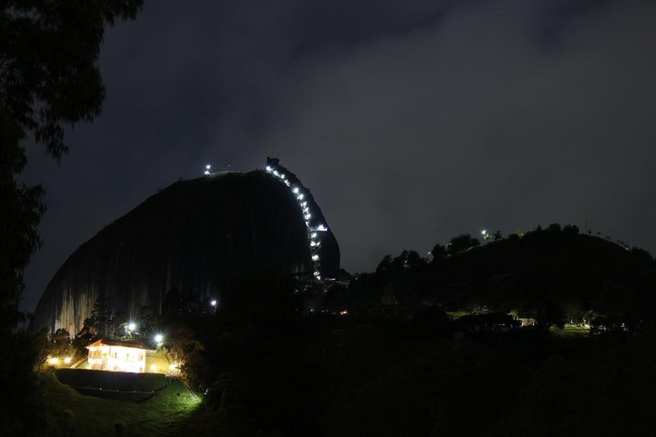Ecolodge Bahia Del Penon Guatapé Buitenkant foto