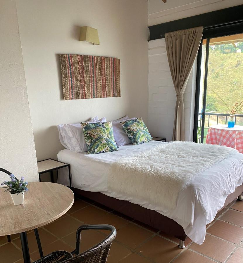 Ecolodge Bahia Del Penon Guatapé Buitenkant foto