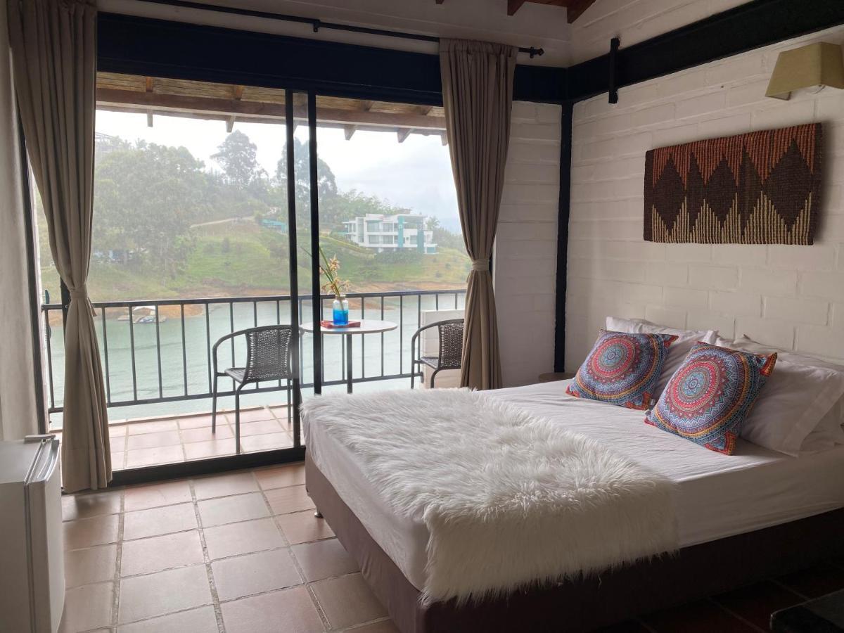 Ecolodge Bahia Del Penon Guatapé Buitenkant foto