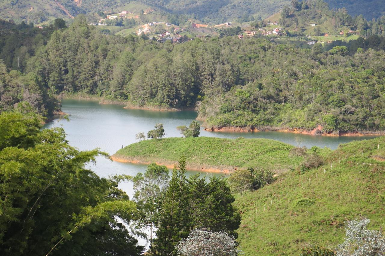 Ecolodge Bahia Del Penon Guatapé Buitenkant foto